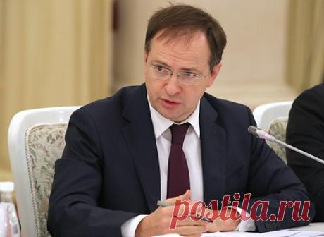 Мединский рекомендовал молодежи прочитать "Волоколамское шоссе" Бека. Это гораздо лучше, чем какие-то "придумки новомодных коучей", отметил помощник президента РФ