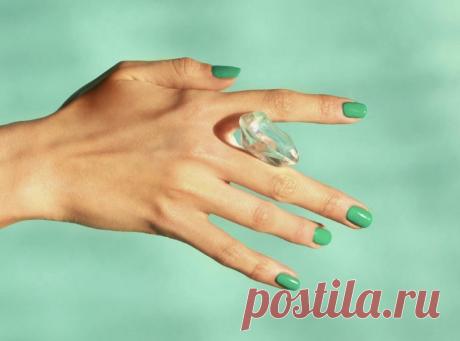 Зеленый маникюр: топ классных вариантов на весну