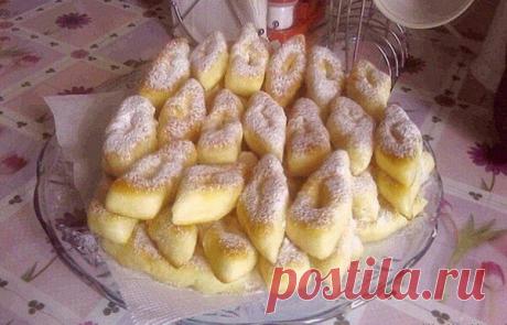 ВЕРГУНЫ "ПОЛТАВСКИЕ"
Пышные, вкусные вергуны, готовятся быстро и так же быстро съедаются.
Тесто:
мука
1 стакан
Читать продолжение..