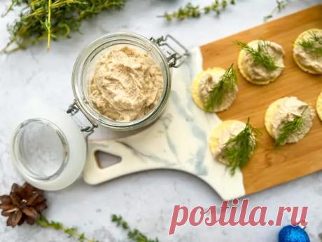 Беру банку горбуши и сливочное масло и готовлю паштет для праздничных закусок - Будет вкусно - Медиаплатформа МирТесен