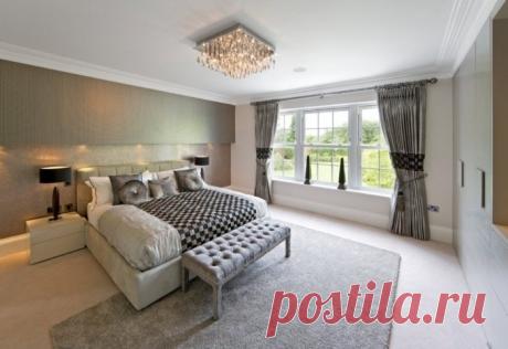 Особенности выбора люстры для спальни, детской и гостиной | Журнал "JK" Джей Кей Люстра – центральный элемент интерьера обустраиваемого помещения. Правильно выбранная люстра эффектно украшает комнату и обеспечивает полноценное освещение жилого пространства. При