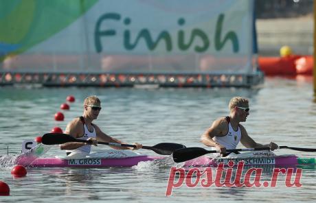 ТАСС: Спорт - Немцы Рендшмидт и Гросс выиграли ОИ в соревнованиях двоек на дистанции 1000 м