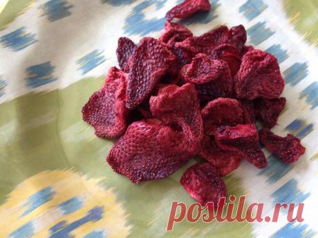 Strawberries dried in the oven. Tastes like candy but are healthy & natural. | PinPoint