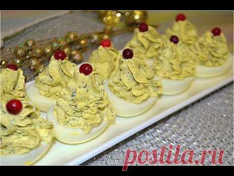 Уже хочется! Супер ЗАКУСКА на НОВОГОДНИЙ СТОЛ 2022! Фаршированные яйца НОВОЙ начинкой! Быстро! #486