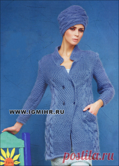 Теплое пальто и ультрамодная шапочка с выразительными узорами. Спицы