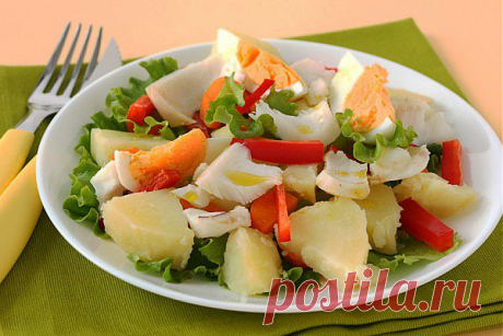 Картофельный салат с помидорами и рыбой | Вкусные Рецепты