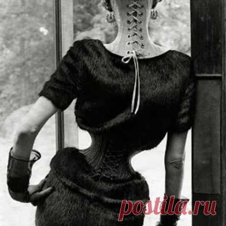 Шокирующие обладательниц “осиных” талий