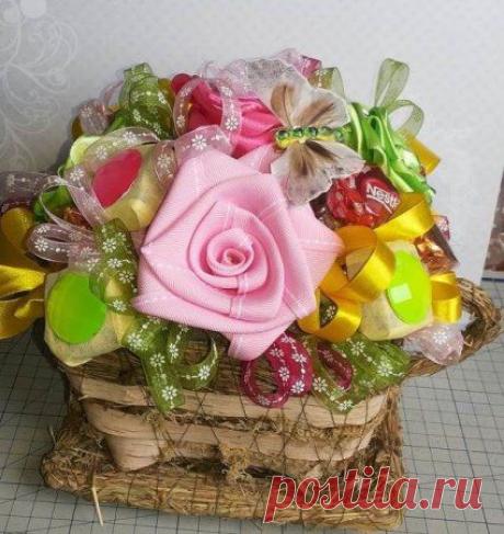 Красочный ленточный букет