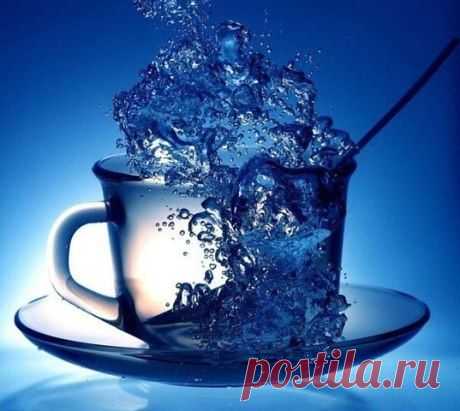 СОВЕТЫ КАРДИОЛОГА.
Правильное время, чтобы пить воду - очень важно.