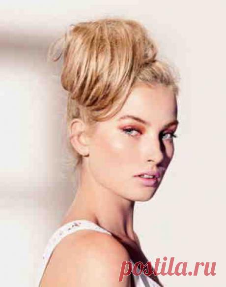 Небрежный пучок из волос (39 фото): видео-инструкция как сделать своими руками, особенности прически на длинную, среднюю шевелюру, цена, фото