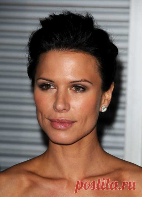 Рона Митра, 9 августа, 1976