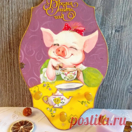 Вешалка Матрона Хрю ручной работы