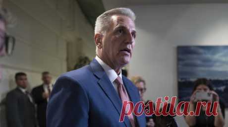 NBC: спикер Маккарти отказал Зеленскому в возможности обратиться к конгрессу. Спикер палаты представителей США Кевин Маккарти отказал Владимиру Зеленскому в возможности выступить на совместном заседании конгресса из-за напряжённой работы законодателей, сообщает NBC. Читать далее