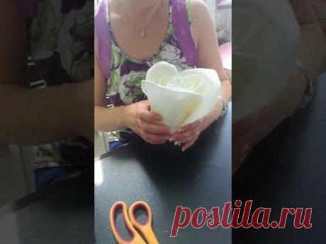 Делаем розу из изолона.