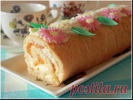 Бисквитный рулет с мандаринами | Десять рецептов вкуснейших домашних бисквитных рулетов
