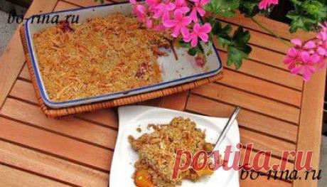 Миндальный крамбл с персиками и нектаринами | Четыре вкуса