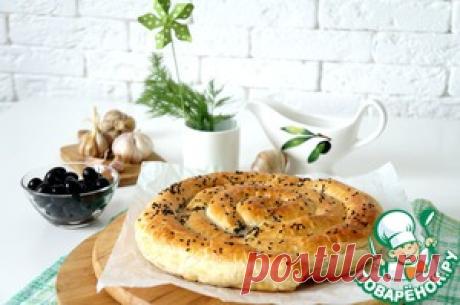Слоеный пирог с сыром и маслинами - кулинарный рецепт