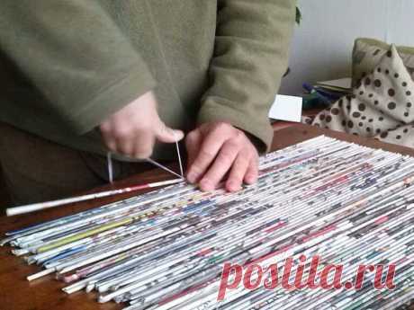 И снова поделки из газетных трубочек