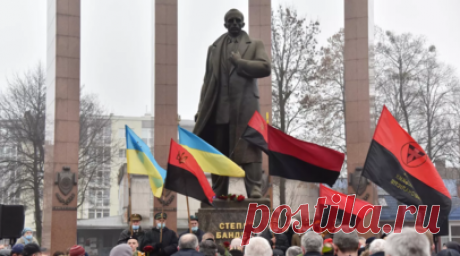 Евродепутат Блага: мы не можем закрыть глаза на восхваление Бандеры и Шухевича. Словацкий евродепутат Любош Блага в интервью RT заявил, что с с украинцами нужно вести диалог и поддерживать хорошие отношения, однако по ряду вопросов мнения представителей Словакии и Украины не сходятся. Читать далее