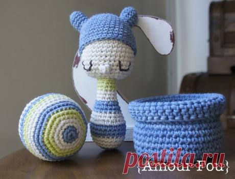 { Amour Fou | Crochet }: { Sonajero + pelota }