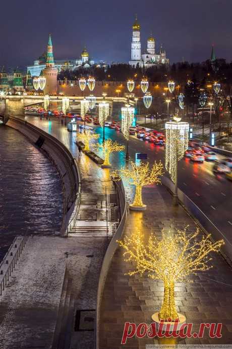 Ностальгическая прогулка по сияющей новогодней Москве