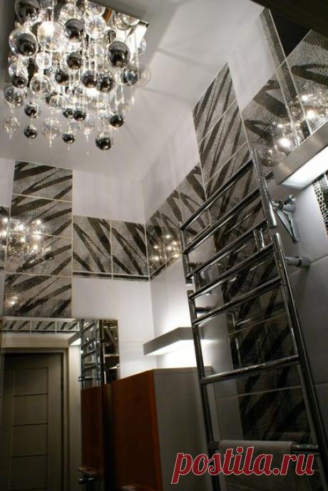 Ванная: "Варан" на стенах, мрамор - на полу