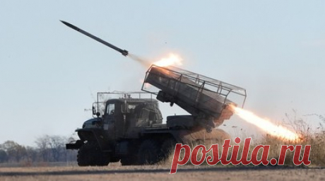 Уничтожены более 50 украинских боевиков: подразделения группировки войск «Запад» отразили две атаки и две контратаки ВСУ. Мотострелковые подразделения группировки войск «Запад» отразили две атаки штурмовых групп ВСУ, усиленных бронетехникой, на направлении Терны — Житловка. Также отражены две контратаки бригад украинских войск возле озера Лиман, заявили в пресс-центре группировки. Отмечается, что противник был вынужден отойти в юго-западном направлении. В результате были уничтожены более 50…