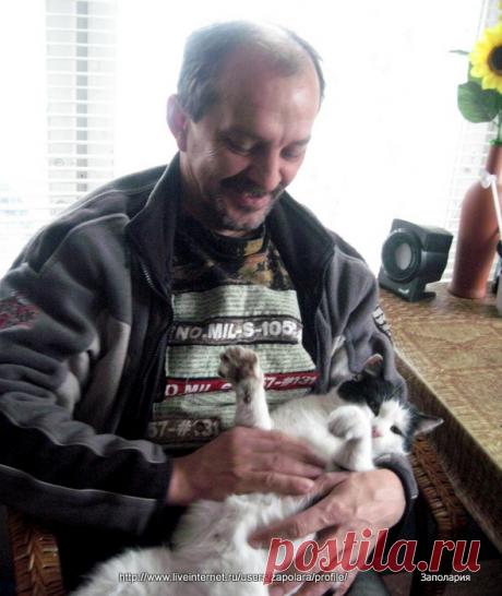 Изготовление кисти из кошачьей шерсти Может быть вам сложно в это поверить, но в петриковской росписи традиционно широко используются кисти сделанные из шерсти самых обычных кошек.
У них даже есть свое название - "кошачки".
Для кисточки г…