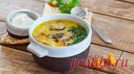 Грибной суп с манной крупой
#лакто_вегетарианство@just_veg
Ингредиенты:
Грибы белые — 1-2 шт.
Лесные грибы (опята, лисички, подберезовики) — 4-5 шт.
Крупа манная — 60 г
Лук репчатый крупный — 1 шт.
Морковь — 1 шт.
Картофель — 4 шт.
Молоко — 500 мл
Вода — 500 мл
Масло растительное — 40 г
Соль, свежемолотый черный перец — по вкусу
Для подачи:
Зелень — по вкусу
Сметана — по вкусу
Приготовление:
1. Грибы протрите влажной губкой, сильно загрязненные места ...