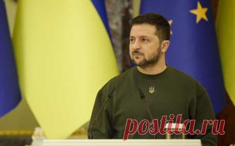 Зеленский объяснил кадровые перестановки устранением помех для страны. Зеленский пообещал «убирать внутреннюю проблематику», которая мешаетдля государству и добавил, что перестановки помогают в евроинтеграции. Источник в Верховной раде ранее указал, что на увольнении замглавы его офиса настоял Запад