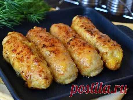 Мясные пальчики из куриного филе
По вековым традициям славянской кухни блюда из птицы были главенствующими у наших народов. Ни один долгожданный праздник, будь то Новый год, Рождество Христово или всеми почитаемая Святая Пасха, не обходился без королевы стола. Древние славяне употребляли в пищу кур, уток, гусей, лебедей, тетеревов, цапель и даже журавлей. В современной русской кухне приготовление блюд из диких птиц - скорее исключение, а вот всеми любимая курица – завсегд...
