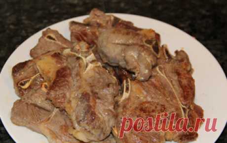 Бараньи ребрышки, тушеные в собственном соку / Блюда из баранины / TVCook: пошаговые рецепты с фото