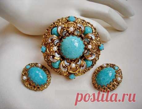 Редко встречающийся немецкий цветочный комплект - брошь и клипсы Автор дизайнер Даниэль Касофф