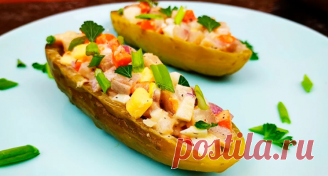 Интересный способ использовать соленые огурцы в салате + рецепт пикантного зимнего салата с сельдью!