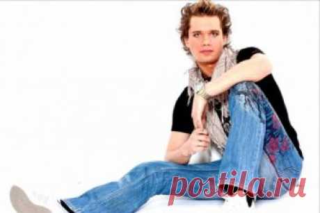 Никогда не обольщайся хорошему отношению, тебе найдут замену с такой скоростью, как будто тебя никогда и не было...
#александрермак