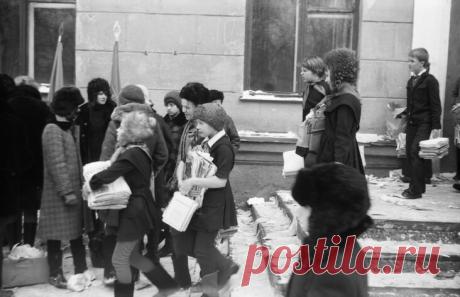 Как утоляли книжный голод в СССР | Кино и Время 80-х | Дзен