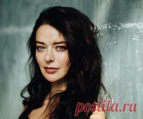 Марина Александрова отмечает 39-летие и принимает поздравления от фанатов и коллег