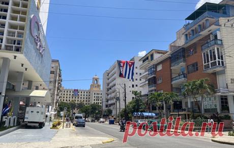 Обстановка в Гаване через неделю после протестов и беспорядков спокойная. Наряды полиции, направленные на патрулирование центральных районов города после массовых беспорядков 11 июля, продолжают нести дежурство