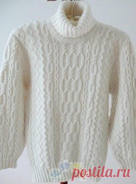 Мужской свитер с аранами Мужской свитер связан спицами из белоснежной пряжи. Отличный подарок вашему мужчине, сделанный своими руками к Новому году. Свитер связан арановыми узорами. Свитер имеет высокий воротник, связанный резинкой.
