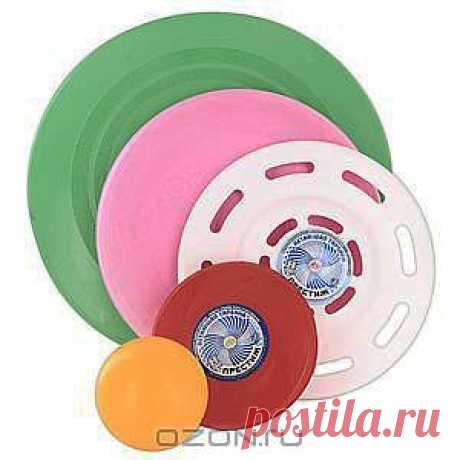 Игровой набор Летающие игрушки, включающий в себя четыре летающих тарелки различного диаметра и мяч, сделает отдых на природе еще веселее и активнее. Красочные цвета не позволят затеряться игрушкам в траве.
Все, что вам нужно, - это наличие открытого пространства и желание повеселиться.