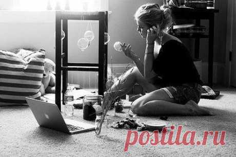 Слухи.. Сплетни.. Да пускай говорят что хотят! Завистники.. Значит чем-то я их лучше и париться по этому поводу не нужно.. А тот, кому я действительно нужна, останется со мной, не смотря ни на что..