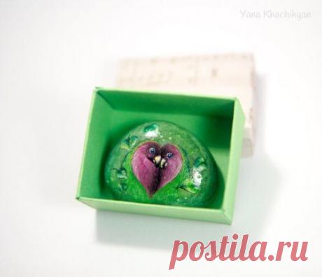 Очаровательные миниатюрные рисунки на камнях