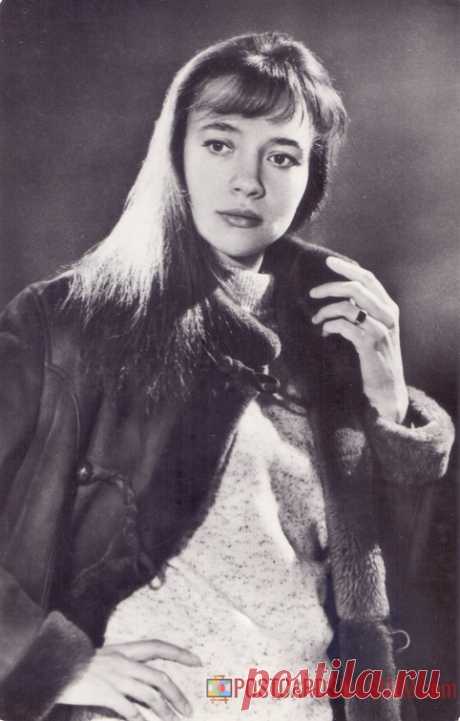 1977. Елена Санаева - о1400 | POSTCARDSMUSEUM.com