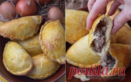 Караимские пирожки Ингредиенты:Для теста:Мука — 650 гМасло сливочное — 250 гВода — 200 млЯйцо — 2 шт + 1 шт для смазывания поверхностиСоль — 0,5 ч. л.Сахар — 0,5 ст. л.Уксус — 1 ст. л.Для начинки:Мякоть баранины или гов...