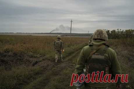 Военный эксперт оценил сроки нового наступления ВСУ. Военный эксперт Владислав Шурыгин оценил возможные сроки нового наступления Вооруженных сил Украины. По его словам, в ближайшие недели украинские военнослужащие вновь попытаются нанести удар на ряде направлений до начала распутицы и первых морозов. «Наступление подчиняется законам стратегии», — отметил он.