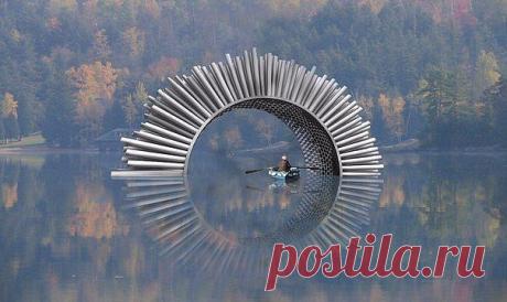 Арка, на которой играет ветер.