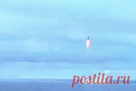 Минобороны России опубликовало еще одно видео пуска «Синевы». Минобороны России опубликовало второе видео пуска ракеты «Синева» с атомной подводной лодки «Тула». Ролик в своем Telegram-канале опубликовало РИА Новости. Также в ходе тренировки стратегических сил с космодрома Плесецк была запущена ракета «Ярс». Пуски были проведены по полигону Кура на Камчатке.