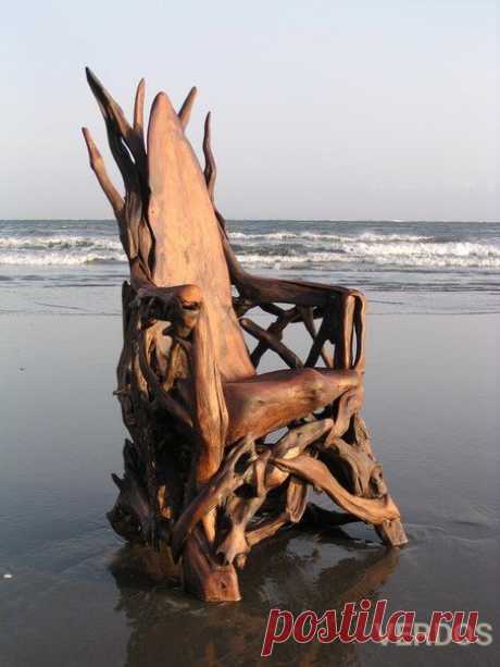 Мебель из выброшенной на берег древесины