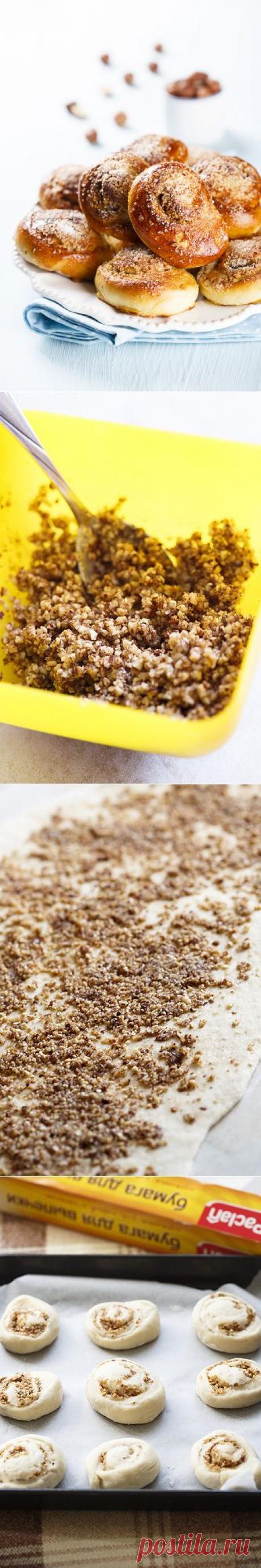 Плюшки с пряностями и фундуком - Home is in the kitchen