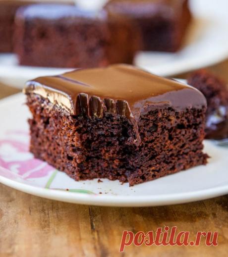 The Best Chocolate Cake with Chocolate Ganache - Averie Cooks